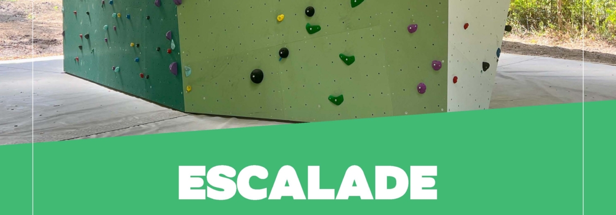Nouveau bloc d'escalade couvert en forêt au parc Aventure Floreval à Bruyères-le-Châtel